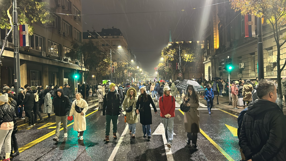 NAJAVILI RADIKALAN SKUP, LJUDI IM SE BESNI BRZINSKI RAZBEŽALI "Opozicija se gura u svaki protest, sve su sveli na nivo rijalitija"