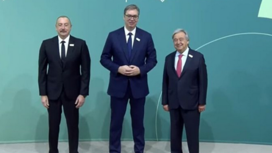 VUČIĆ STIGAO NA STADION U BAKUU: Dočekali ga Alijev i Gutereš; Sledi svečano otvaranje samita