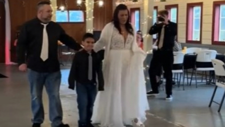 NEZAPAMĆEN BLAM NA VENČANJU Pozvali preko sto gostiju, ali kada su zakoračili u salu, videli prizor od kog im se smučio život! (VIDEO)