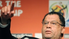 NEVIĐEN SKANDAL POTRESAO SVET FUDBALA Uhapšen predsednik Fudbalskog saveza Južne Afrike