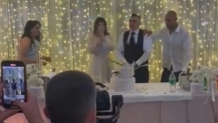 CRNI KUME, DA LI SI BRE NORMALAN? Jezivim potezom na venčanju zgrozio mladu i sve prisutne - blamčina godine! (VIDEO)