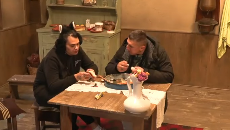 "JELI SMO IZ KONTENJERA" Transrodna rijaliti učesnica otvorila dušu o svom teškom odrastanju, nakon ovih reči javnost u suzama!