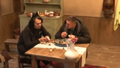 "JELI SMO IZ KONTENJERA" Transrodna rijaliti učesnica otvorila dušu o svom teškom odrastanju, nakon ovih reči javnost u suzama!