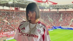 VOLI OLIMPIJAKOS I UŽIVA U MARIHUANI Lepa Albanka zaludela Evropu!