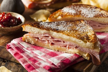 AKO JOŠ NISTE DORUČKOVALI OVO JE IDEALAN RECEPT Napravite sočne sendviče iz rerne