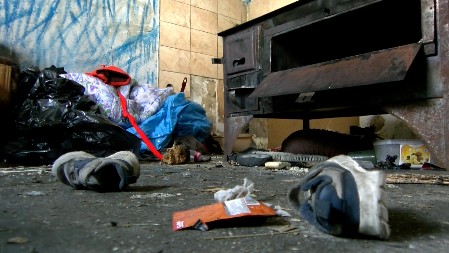 POTRESNE SLIKE NA MESTU GDE JE PRONAĐENA MRTVA BEBA Tuga i neverica u Novom Pazaru