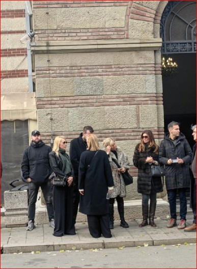 DEA ĐURĐEVIĆ STIGLA NA NOVO GROBLJE! Nakon raskida sa Mladenom se pojavila na sahrani Milenije Mitrović (FOTO/VIDEO)