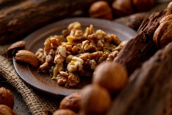 UMESTO DA BACITE GORKE ORAHE URADITE OVO Biće ukusni i savršeni, a sve poslastice sa njima neodoljive