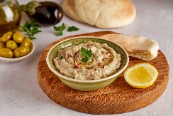 TAHINI Kremasti prilog koji se slaže sa brojnim namirnicama, a može da se jede i samostalno sa hlebom