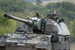 ZAGRMELI NATO TOPOVI NA GRANICI RUSIJE! Tuče paljba, Moskva je besna!