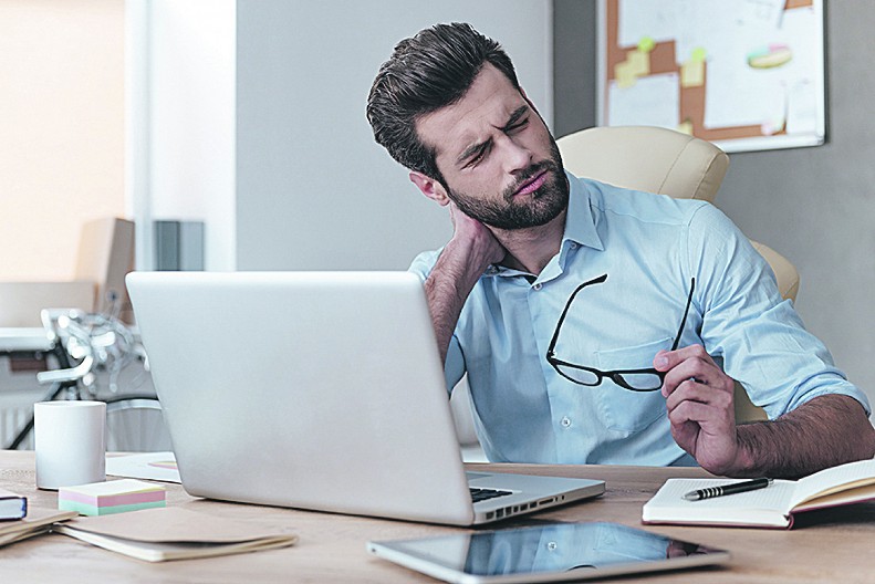 AKO SEDITE SATIMA PREKO DANA OVO JE SPAS Jedno piće eliminiše sve negativne efekte takvog života