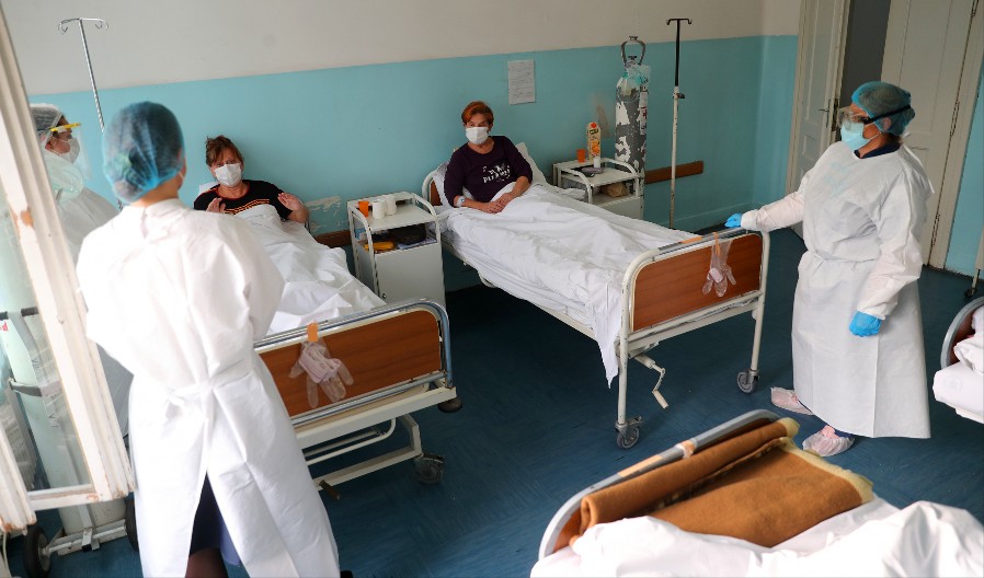 KOVID 19 I DALJE OSTAVLJA HRONIČNE POSLEDICE Ovo su najčešći simptomi koje pacijenti imaju