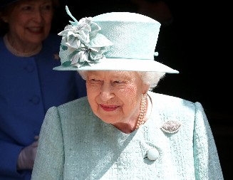 PRIČA SE DA NIJE MOGLA DA GA PODNESE, SPOMENUO ONO ŠTO SE PRED NJOM NE GOVORI Zašto kraljica Elizabeta nije volela Donalda Trampa?