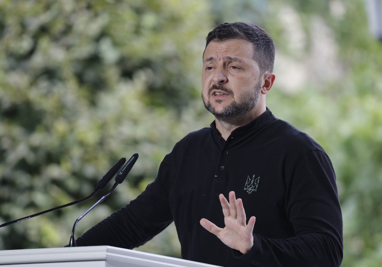 ZELENSKI SE OPET ŽALI, MOLI AMERIKU ZA NOVAC "U teškoj smo situaciji..."