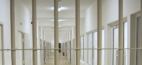 PAKAO IZA ZIDINA! U ovom zatvoru muče i ubijaju zatvorenike, jednog su stenice pojele ŽIVOG!