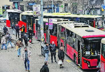 "POVAMPIRILI" SE ISKUSNI DŽEPAROŠI PRED PRAZNIKE! Žrtve najviše vrebaju u prevozu - ne pravite ove KRUCIJALNE GREŠKE!