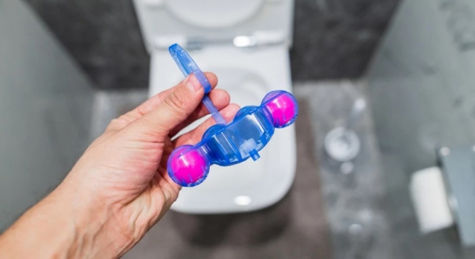 NIKAKVI OSVEŽIVAČI VAM NE TREBAJU, SAMO OVAJ PRIRODNI SASTOJAK Ubija sav neprijatan miris iz kupatila, posebno iz WC šolje