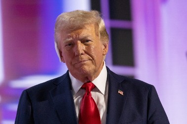 TRAMP POTPISAO MEMORANDUM Ovo će olakšati tranziciju vlasti