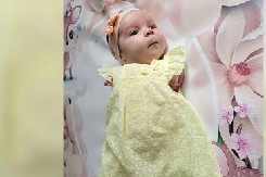 FOTOGRAFIJA KOJA JE RASPLAKALA SRBIJU! Beba sa krilima Irina napravila prve korake! (FOTO)