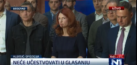 OPOZICIJA OPTUŽUJE: Aleksandar Vučić nije uklonio fotografije srpskih ratnih zločinaca koje se nalaze na zgradama u Srbiji! (VIDEO)