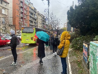 SUTRA STIŽE NAOBLAČENJE SA KIŠOM Ovi delovi Srbije prvi na udaru: Spremite se za mećavu, vejavicu i sneg