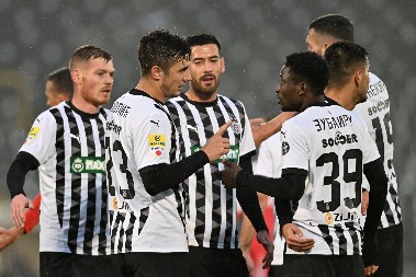 USPAVANKA, PA POTPUNA DOMINACIJA Partizan za sedam minuta razbio Jedinstvo i izbio na drugo mesto