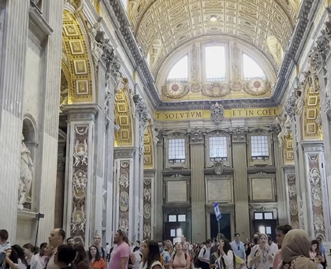 GROBNICA SVETOG PETRA U RIMU DOBIJA NADZOR! Vatikan uvodi veb kameru, Papa Franja koristi veštačku inteligenciju za virtuelnu posetu svetinji