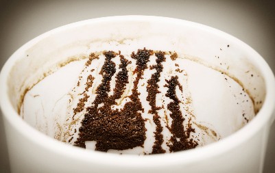 AKO NE POMAŽE NI ŽICA ZA PRANJE POSUĐA, OVO SIGURNO HOĆE Jedan prirodni sastojak razara mrlje od kafe, šolje budu kao da su tek iznete iz prodavnice