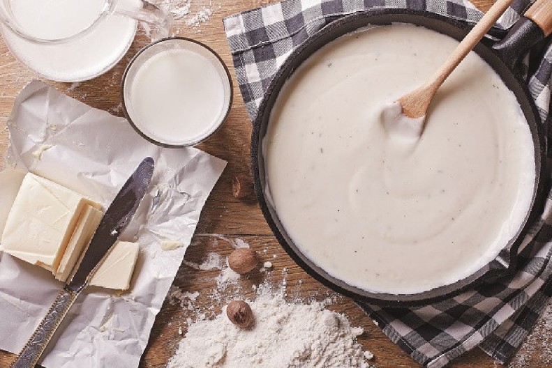 NEODOLJIVI BEŠAMEL SOS Savršeno ide uz ćufte i lazanje, a caka je u ovome