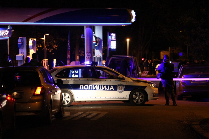 DŽIP OBORIO DOSTAVLJAČA HRANE U BEOGRADU Mladić leteo nekoliko metara, lekari ga reanimiraju!