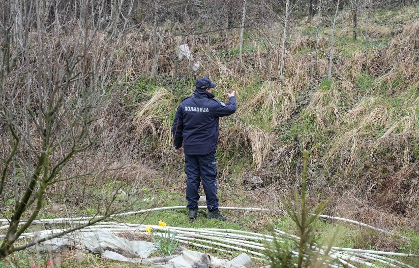 KLINCI OJADILI TRI VIKENDICE KOD POŽAREVCA Odneli solarni panel, motornu testeru, dva pištolja, pušku...