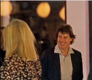 TOM KRUZ SMUVAO 24 GODINE MLAĐU KOLEGINICU? Bili su na romantičnoj večeri, a potom su se slikali sa obožavaocima!