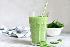 ZELENI SMUTI SA GRČKIM JOGURTOM Zdrav i ukusan, pravićete stalno