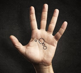 Moćni ljudi sa srećom: Da li ste među 3 odsto onih koji imaju ovaj znak na dlanu?!