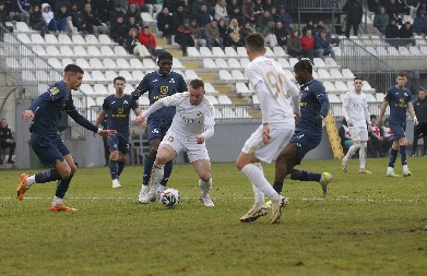 U 89. MINUTU DO VREDNOG BODA Čukarički sa penala promašio pobedu, Pazarci srećniji idu kući