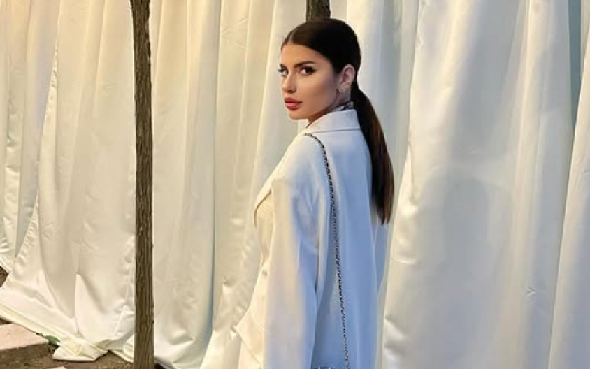 POZNATA PEVAČICA O NESIGURNIM MUŠKARCIMA! “Na početku veze svakom odgovara da bude sa uspešnom ženom”