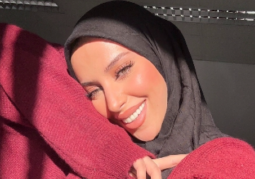 ŠOKANTAN INCIDENT U GRADSKOM PREVOZU Blogerki žena nasilno skinula hidžab pa je pljunula, a evo šta kaže o Hrvatima!