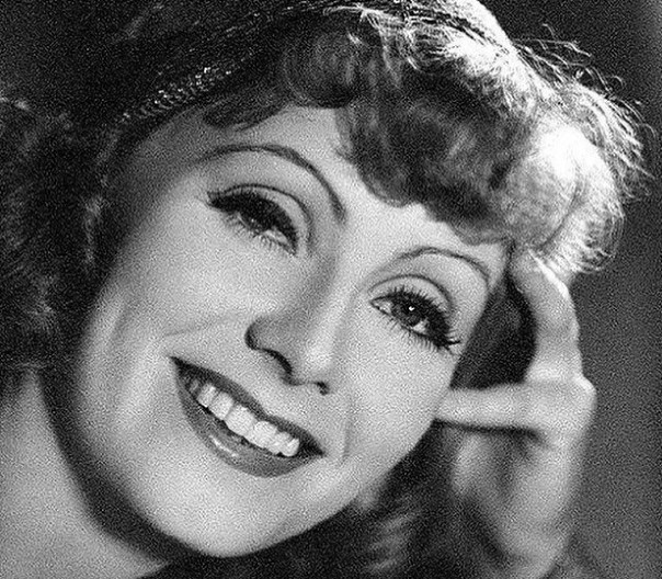 PRODAJE SE KUĆA GRETE GARBO Zdanje u kome je živela slavna glumica staro je skoro 90 godina (FOTO)