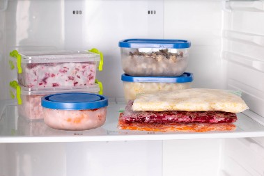 STAVITE STREČ FOLIJU U ZAMRZIVAČ I POGLEDAJTE MAGIJU Trik koji će vam promeniti navike