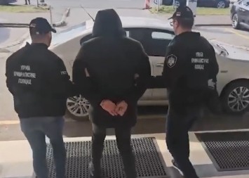 TROJE PRIVEDENO ZBOG SUMNJE NA KORUPCIJU Sumnja se da su bivšom gradonačelnicom Niša oštetili budžet tog grada