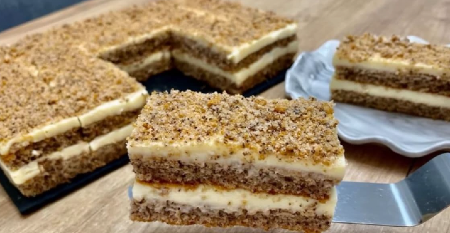 JEDNOSTAVNI KOLAČ SA ORASIMA Pravi se brzo i lako, a nema ko ga ne voli