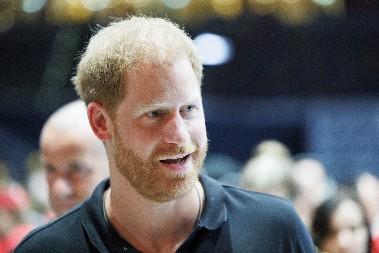 GODINAMA NE GOVORI SA BRATOM, A SADA BI MOGLO DA SE DESI ISTORIJSKO POMIRENJE  Evo šta je nateralo Vilijama da "pruži ruku" Hariju