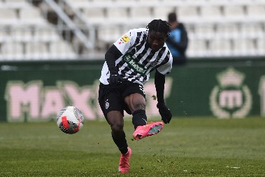 VATREN POČETAK DERBIJA Zubairu na startu šokirao Zvezdu za delirijum "grobara" (VIDEO)