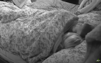 ZBOG VRELE AKCIJE U RIJALITIJU SE OGLASIO BRAT RIJALITI UČESNICE! Pukla bruka, strahuje od osude javnost: ''Imaće razne epitete''