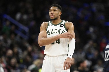 MENJA SE NARATIV IZ AMERIKE Janis Adetokumbo oduševio sve u Srbiji - volim da pogledam derbi Zvezde i Partizana