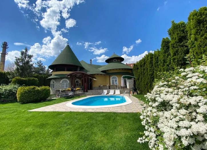 VIKENDICE POSTALE UNOSAN BIZNIS Sve više ljudi bira iznajmljivanje „na dan“ – Evo kako se kreću cene