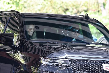 PEVAČICA I BIVŠI MUŽ KONAČNO PODELILI IMOVINU NAKON RAZVODA! Zna se kome ide milionska vila u elitnom delu grada