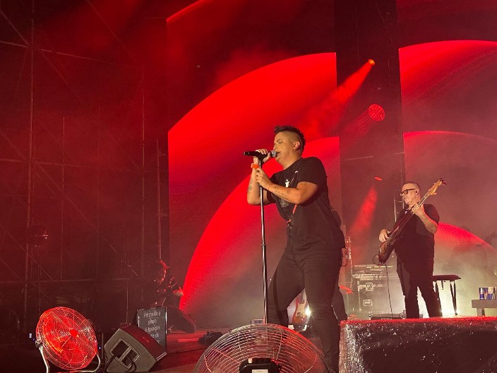 "JA SAM U RANGU MARIJE ŠERIFOVIĆ" Pevačica izjavom podigla buru, večeras nastupa na PZE, a već niže skandale!