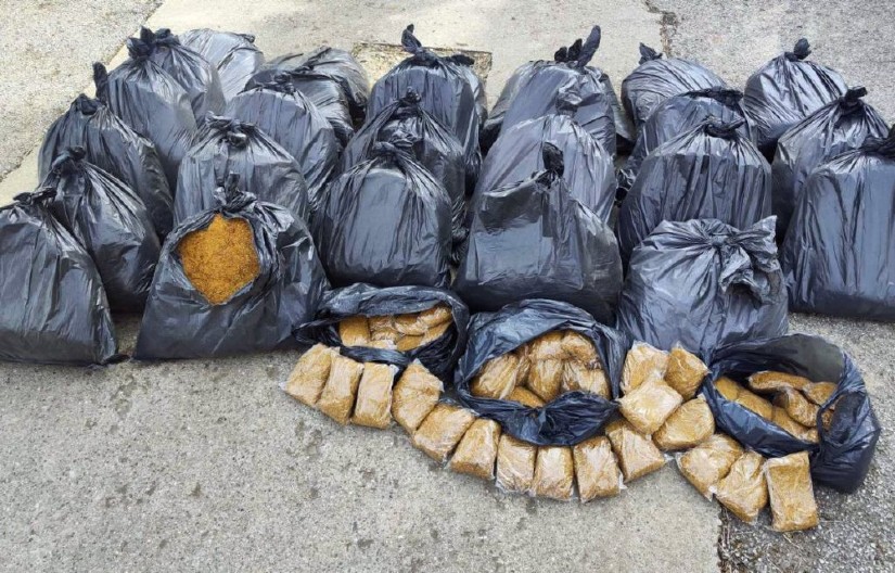 ZAPLENJENO 267 KILOGRAMA REZANOG DUVANA Policija stala na put švercu, oduzela i 102 parfema!