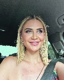 ČUDO NA POTPETICAMA Turkinja ne izlazi na teren bez visokih štikli, a i u kuhinji se odlično snalazi